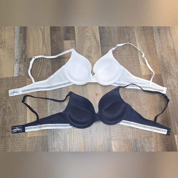 Tommy Hilfiger Women's Push Up Bras 2 Pack Duo - White + Dark Blue Size 36B NWOT - Picture 2 of 3